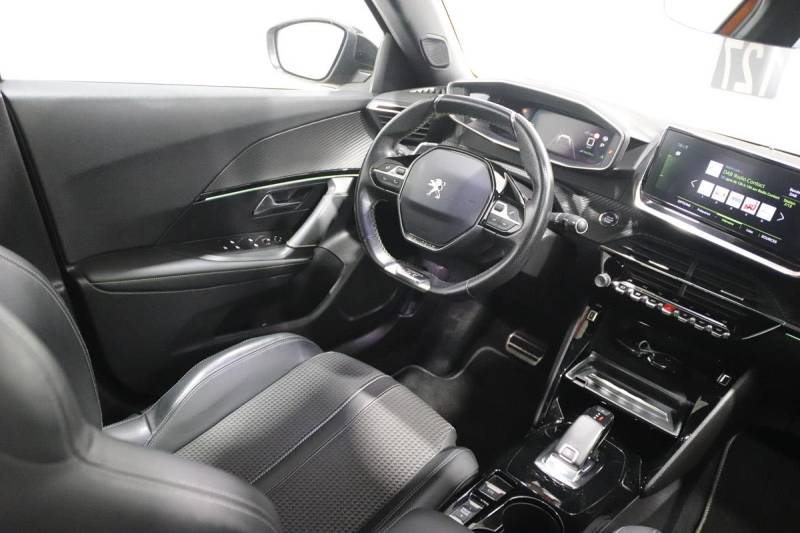 PEUGEOT 2008 II 1.5 BLUEHDI 130 S&S 7CV GT LINE EAT8 ******* 1 ERE MAIN AVEC SEULEMENT 78423 KMS !!!!******