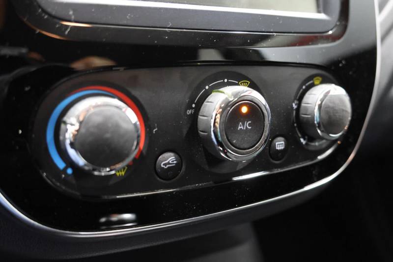 RENAULT CAPTUR (2) 0.9 TCE 90 LIMITED ********** 1 ERE MAIN AVEC 87017 KMS !!!!!!! ***********