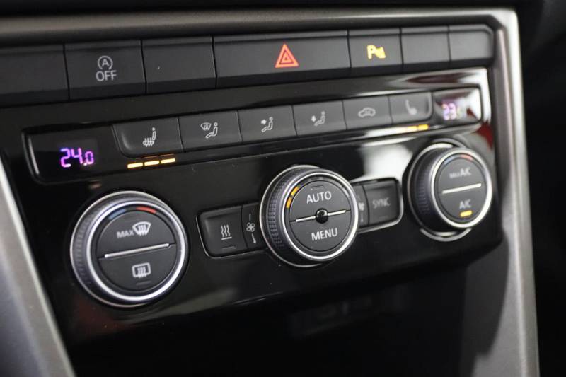 VOLKSWAGEN T-ROC 1.0 TSI 110 LOUNGE *********1 ERE MAIN AVEC SEULEMENT 29464 KMS !!!!!**********