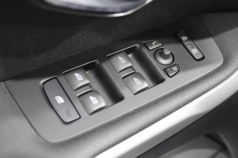 VOLVO V40 II (2) 2.0 D2 120 MOMENTUM