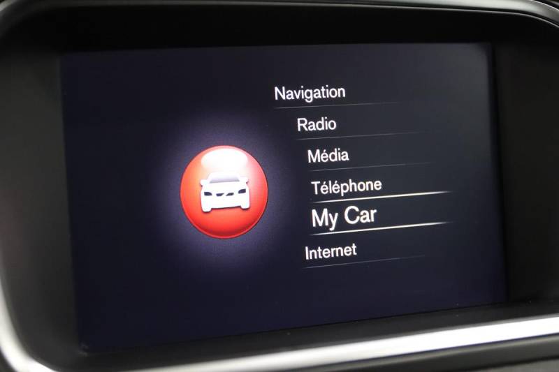 VOLVO V40 II (2) 2.0 D2 120 MOMENTUM