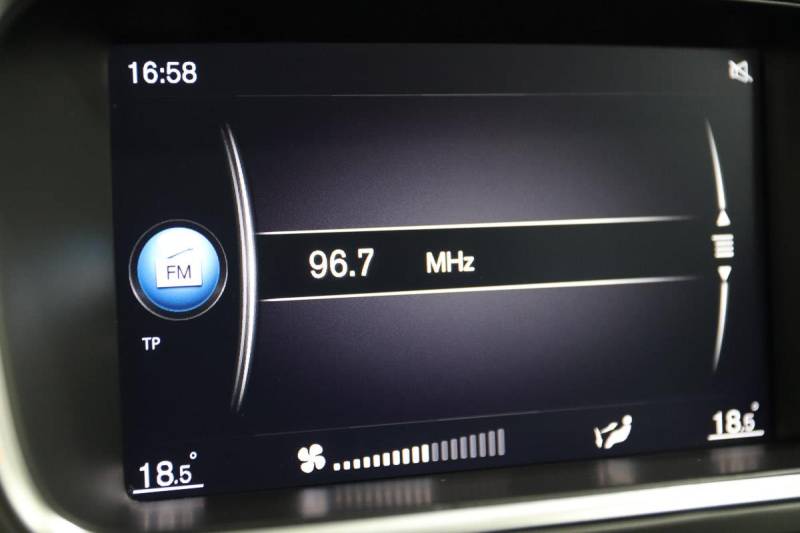 VOLVO V40 II (2) 2.0 D2 120 MOMENTUM