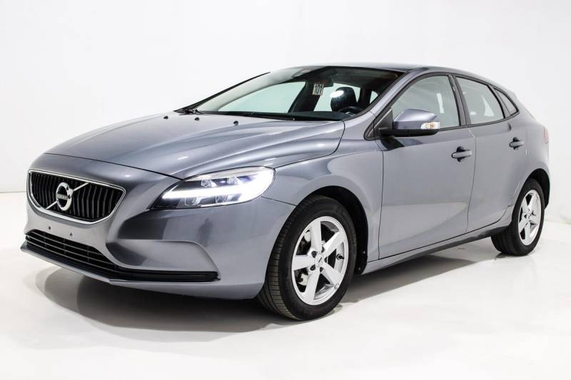 VOLVO V40 II (2) 2.0 D2 120 MOMENTUM
