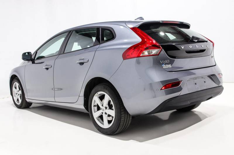 VOLVO V40 II (2) 2.0 D2 120 MOMENTUM