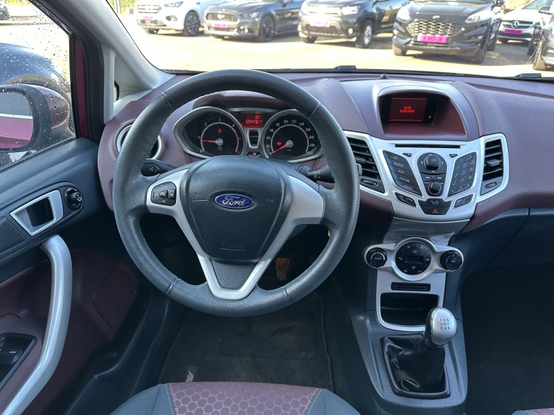 FORD FIESTA V (2) 1.6 TDCI 95 FAP TITANIUM 5P ******* 1 ERE MAIN AVEC SEULEMENT 94478 KMS !!!!!!!*******