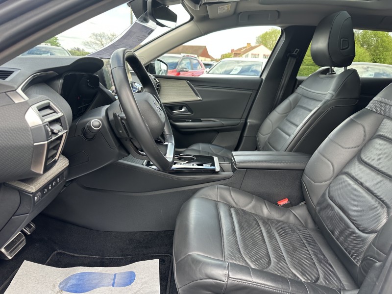 CITROEN C5 X 1.6 HYBRID 225 S&S SHINE PACK E-EAT8 ********* 1 ERE MAIN AVEC SEULEMENT 26817 KMS !!!!!! *******