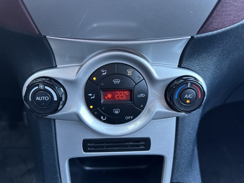 FORD FIESTA V (2) 1.6 TDCI 95 FAP TITANIUM 5P ******* 1 ERE MAIN AVEC SEULEMENT 94478 KMS !!!!!!!*******