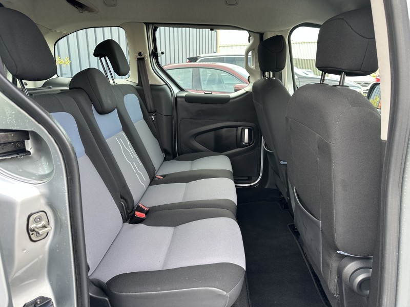 PEUGEOT PARTNER II TEPEE ******** 1 ERE MAIN AVEC SEULEMENT 104891 KMS !!!!!! *******