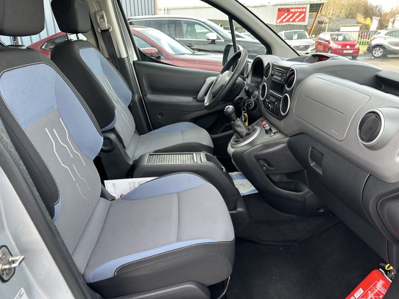 PEUGEOT PARTNER II TEPEE ******** 1 ERE MAIN AVEC SEULEMENT 104891 KMS !!!!!! *******