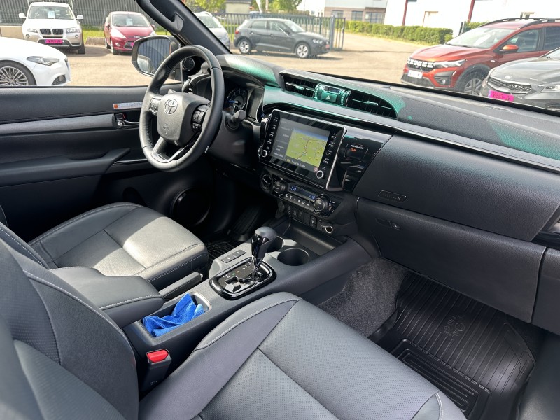 TOYOTA HILUX IV (3) X-TRA CABINE 4WD 2.8 204 D-4D INVINCIBLE BVA ******* TVA RECUPERABLE SOIT 39991 EUROS HT //* 1 ERE MAIN AVEC SEULEMENT 42479 KMS !!!!!! ********