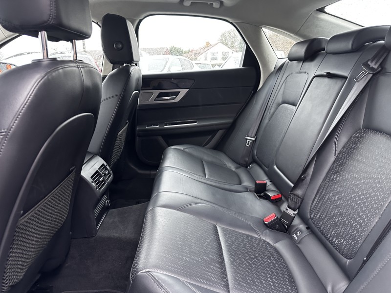 JAGUAR XF II 2.0D 180 10CV PRESTIGE AUTO ********* SEULEMENT 51892 KMS !!!!!!******