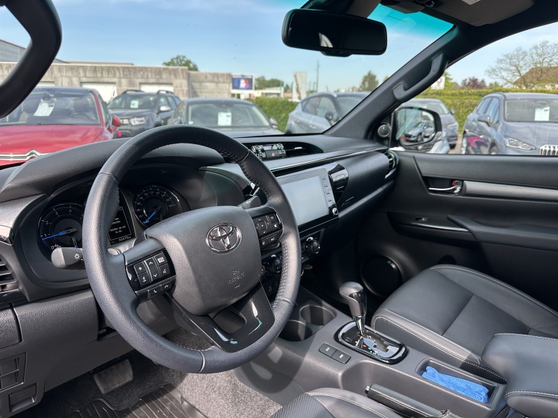 TOYOTA HILUX IV (3) X-TRA CABINE 4WD 2.8 204 D-4D INVINCIBLE BVA ******* TVA RECUPERABLE SOIT 39991 EUROS HT //* 1 ERE MAIN AVEC SEULEMENT 42479 KMS !!!!!! ********
