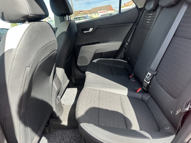 KIA STONIC 1.0 T-GDI 120 ISG PREMIUM ********* 1 ERE MAIN AVEC SEULEMENT 27724 KMS !!!!!!! ********