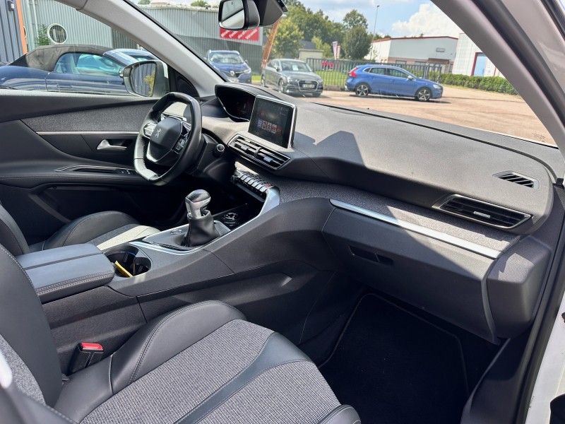 PEUGEOT 3008 II 1.5 BLUEHDI 130 S&S ALLURE *****SEULEMENT 53153 KMS !!!!!*****