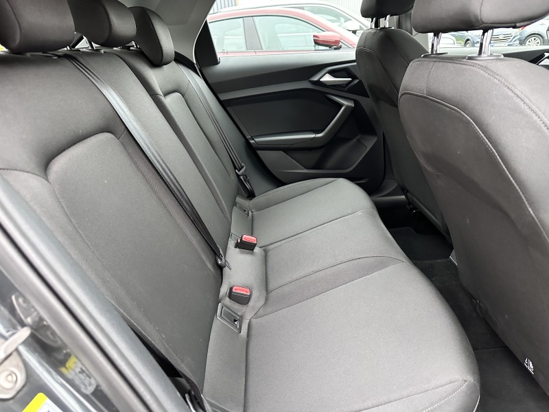 AUDI A1 II 25 TFSI 95 DESIGN ********* 1 ERE MAIN AVEC SEULEMENT 27925 KMS !!!!!********