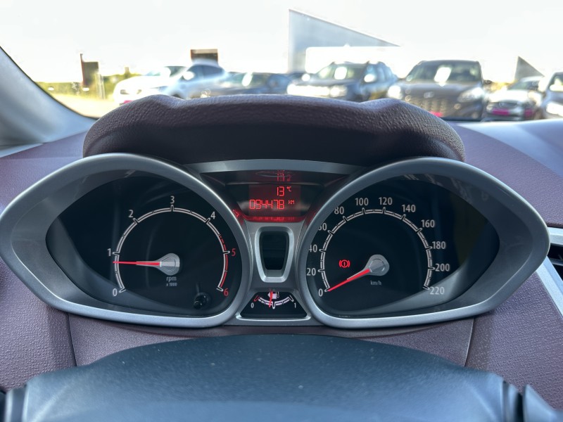 FORD FIESTA V (2) 1.6 TDCI 95 FAP TITANIUM 5P ******* 1 ERE MAIN AVEC SEULEMENT 94478 KMS !!!!!!!*******