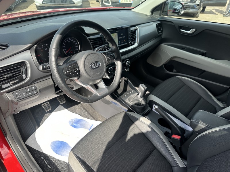 KIA STONIC 1.0 T-GDI 120 ISG PREMIUM ********* 1 ERE MAIN AVEC SEULEMENT 27724 KMS !!!!!!! ********