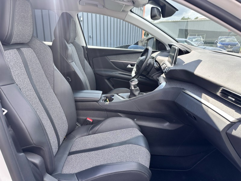 PEUGEOT 3008 II 1.5 BLUEHDI 130 S&S ALLURE *****SEULEMENT 53153 KMS !!!!!*****