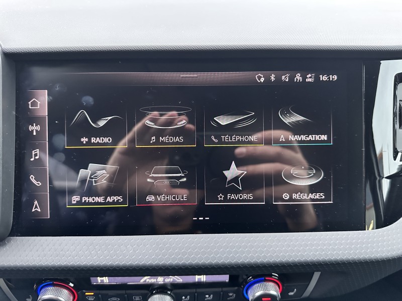 AUDI A1 II 25 TFSI 95 DESIGN ********* 1 ERE MAIN AVEC SEULEMENT 27925 KMS !!!!!********