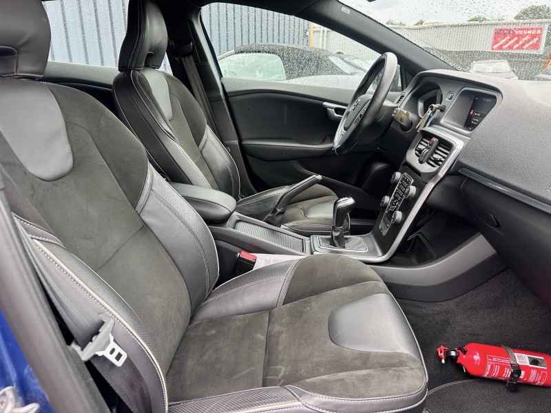 VOLVO V40 II 2.0 D2 120 CV R-DESIGN 5 PORTES BV6