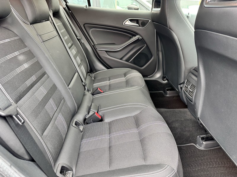 MERCEDES GLA (2) 180 SENSATION 7G-DCT ******** 1 ERE MAIN AVEC SEULEMENT 33440 KMS !!!!!!*******