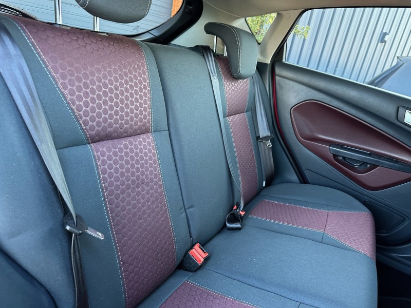 FORD FIESTA V (2) 1.6 TDCI 95 FAP TITANIUM 5P ******* 1 ERE MAIN AVEC SEULEMENT 94478 KMS !!!!!!!*******