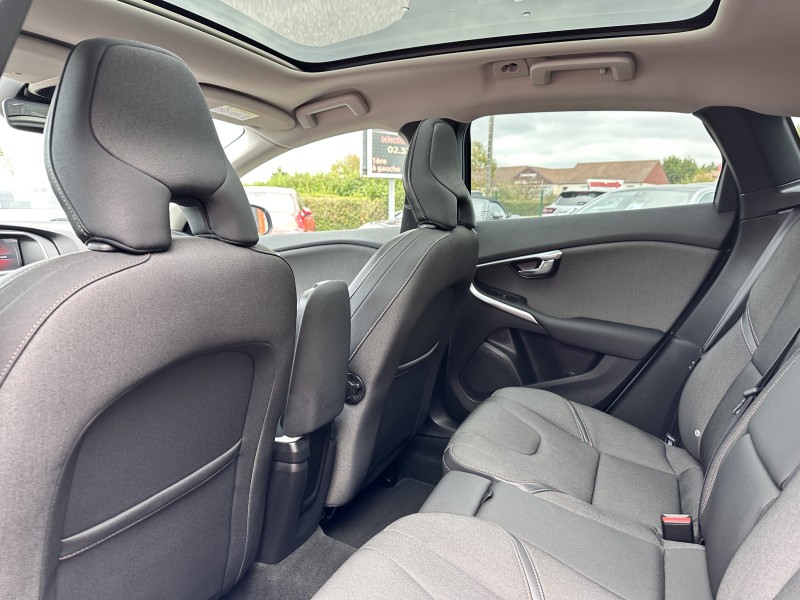 VOLVO V40 CROSS COUNTRY II (2) CROSS COUNTRY D2 120 OVERSTA EDITION